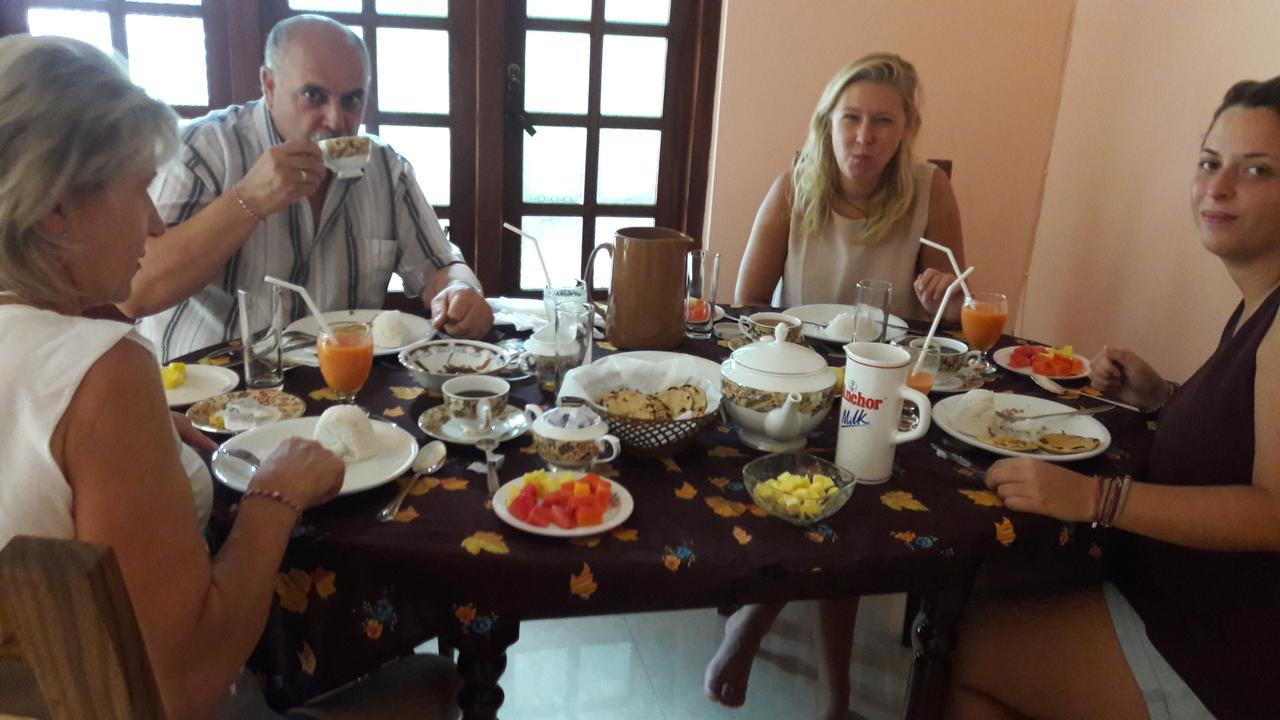 Apple Sara Home Stay Kandy Zewnętrze zdjęcie