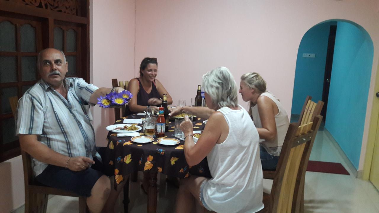Apple Sara Home Stay Kandy Zewnętrze zdjęcie